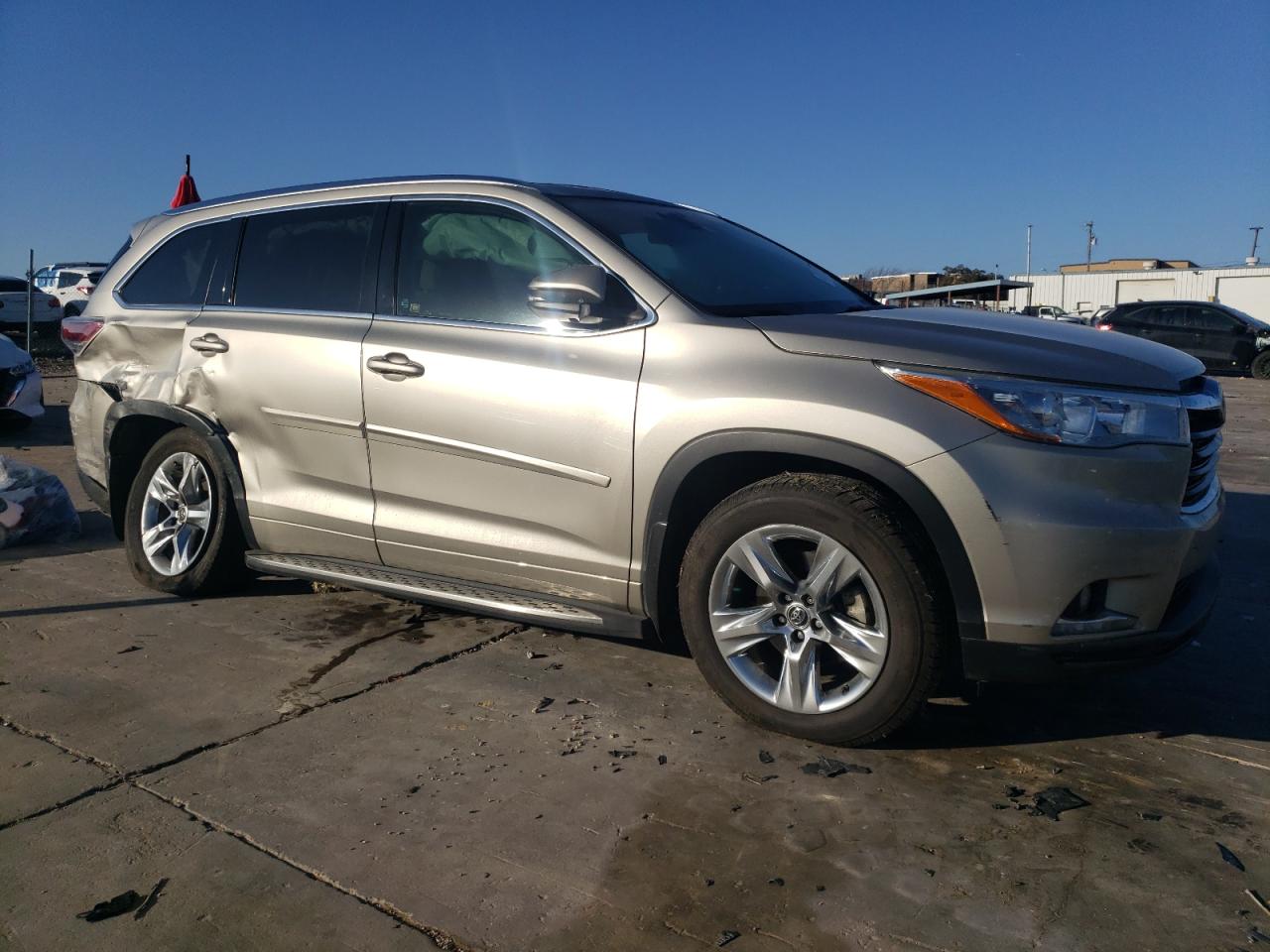 2016 Toyota Highlander - Image 4