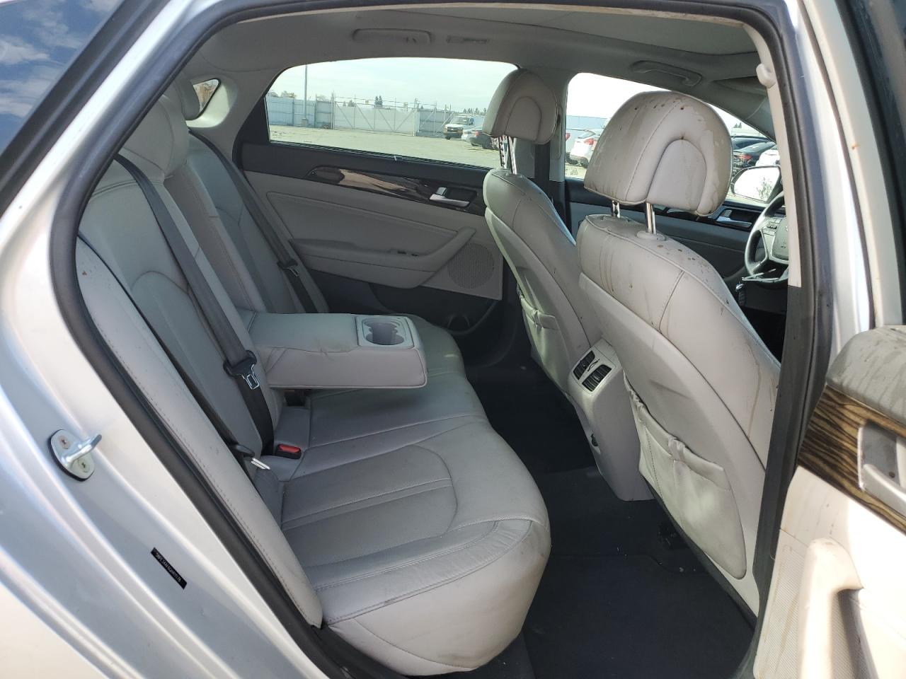 2016 Hyundai Sonata - Image 10