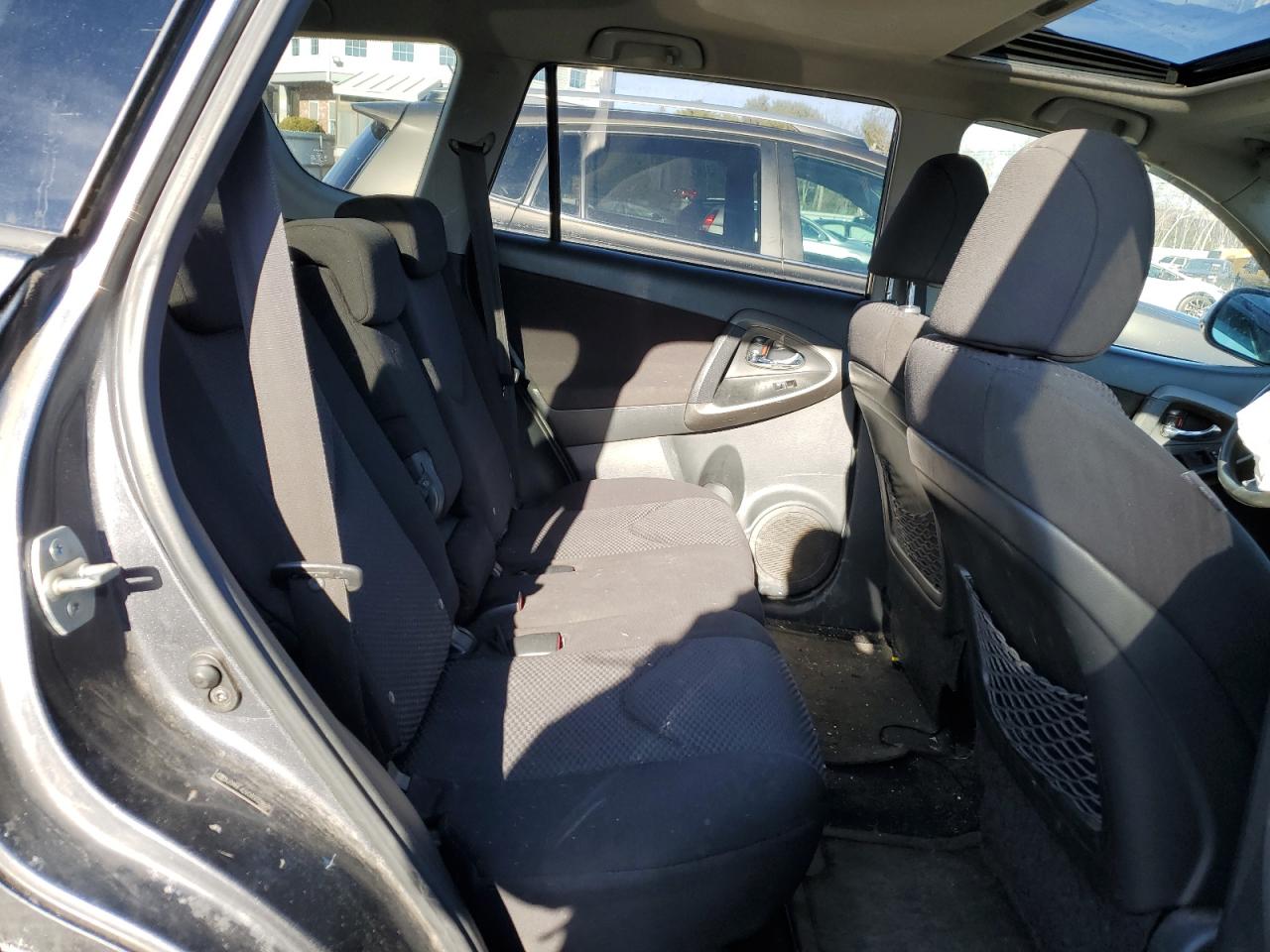 2010 Toyota RAV 4 - Image 11