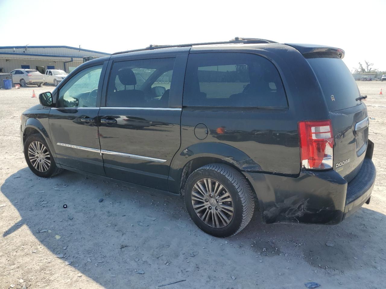 2009 Dodge Caravan - Image 2