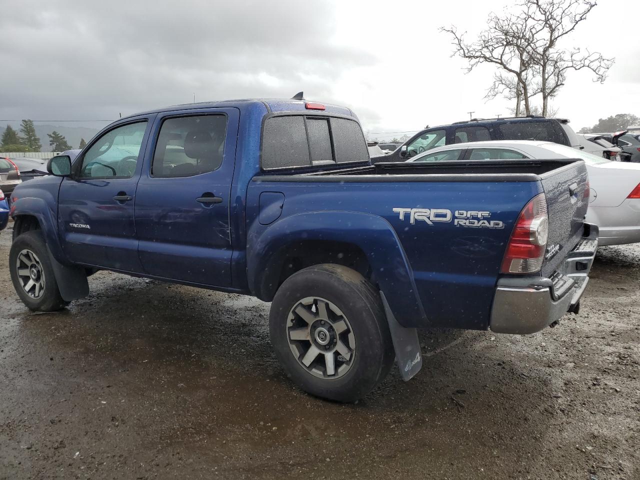 2014 Toyota Tacoma - Image 2