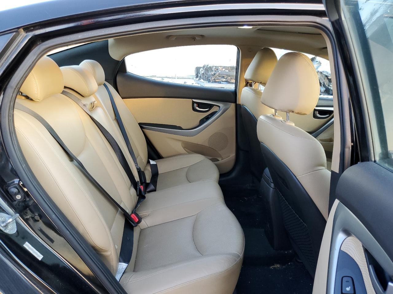 2012 Hyundai Elantra - Image 10