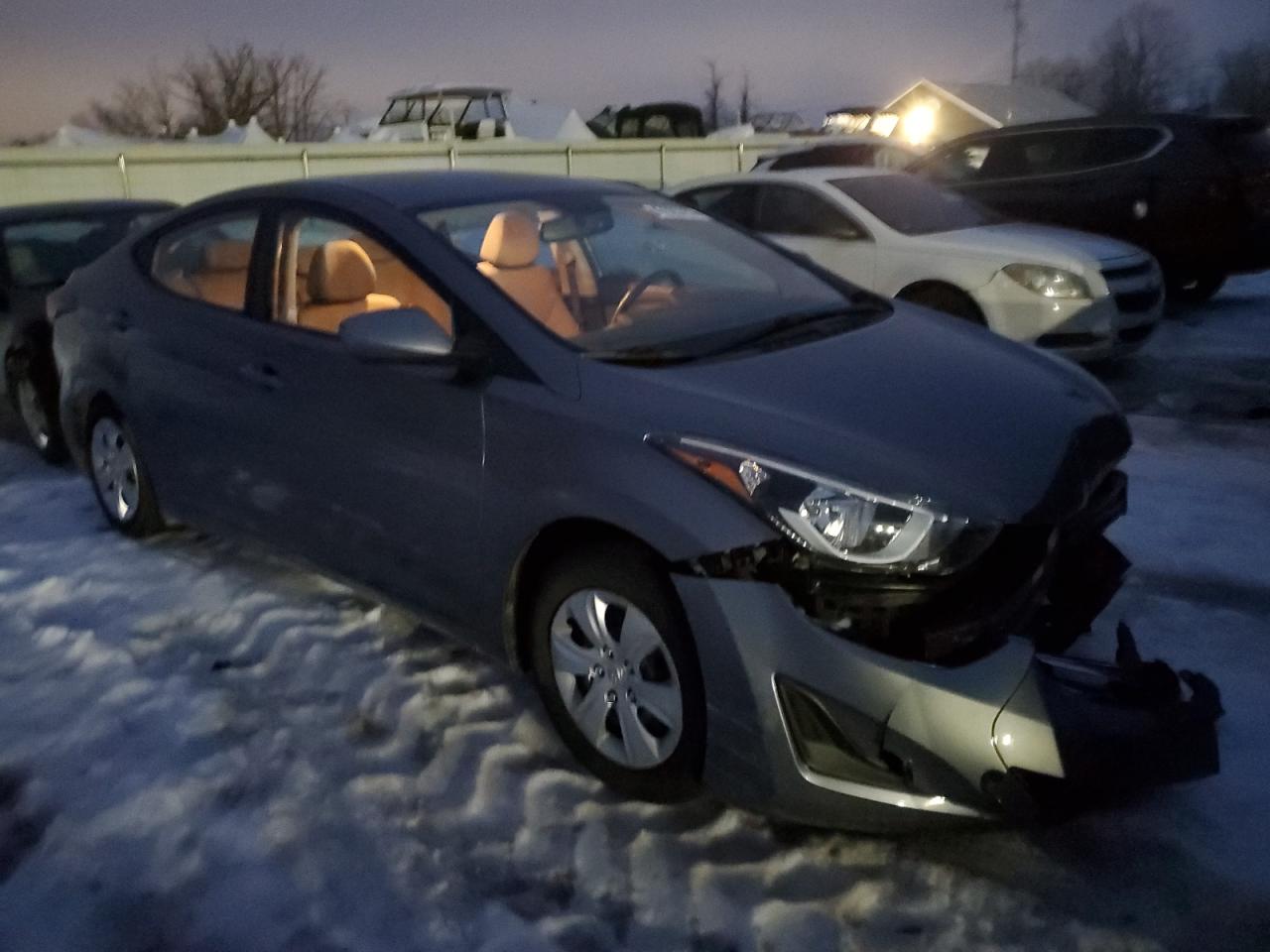 2016 Hyundai Elantra - Image 4