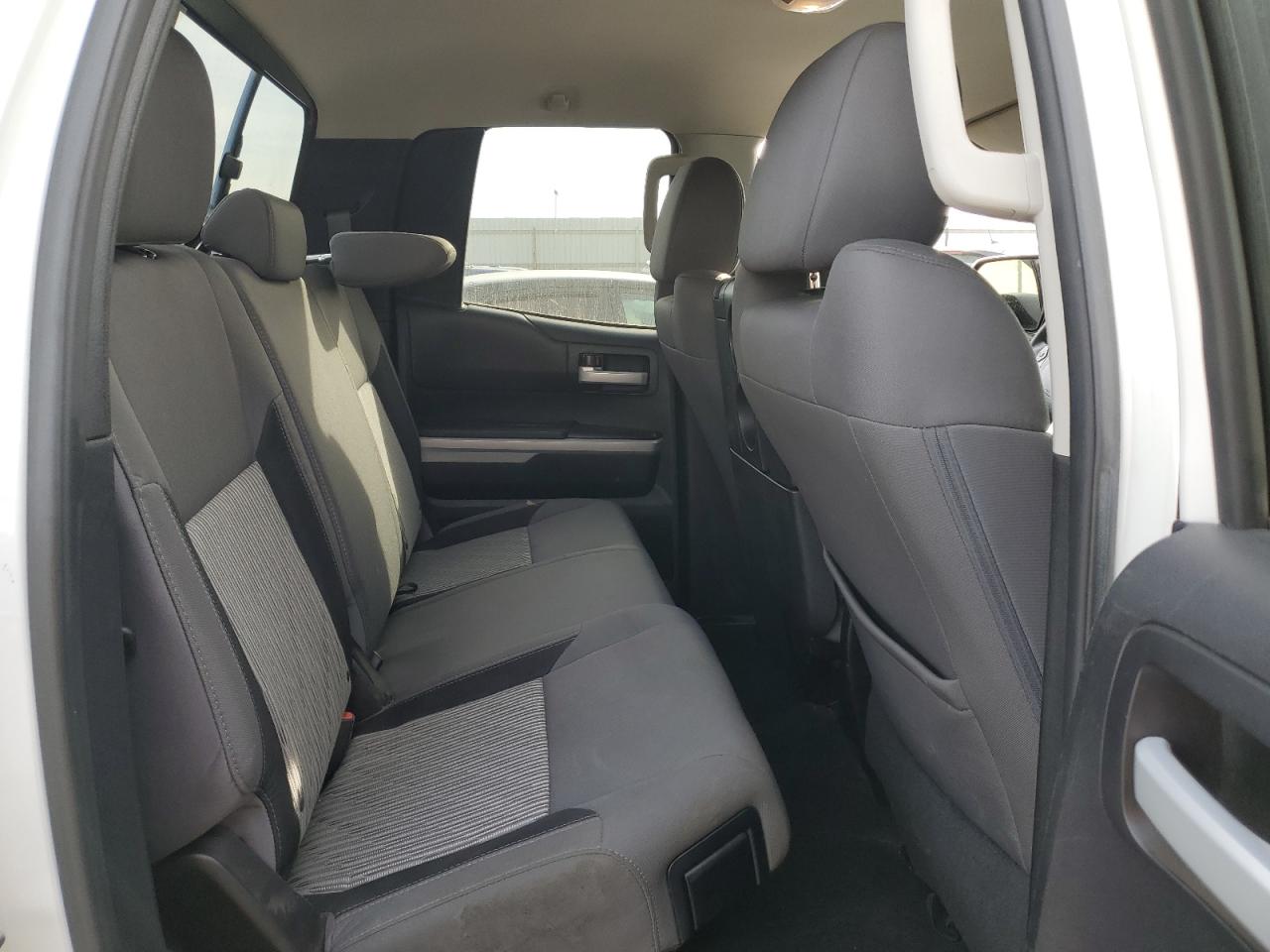 2016 Toyota Tundra - Image 10