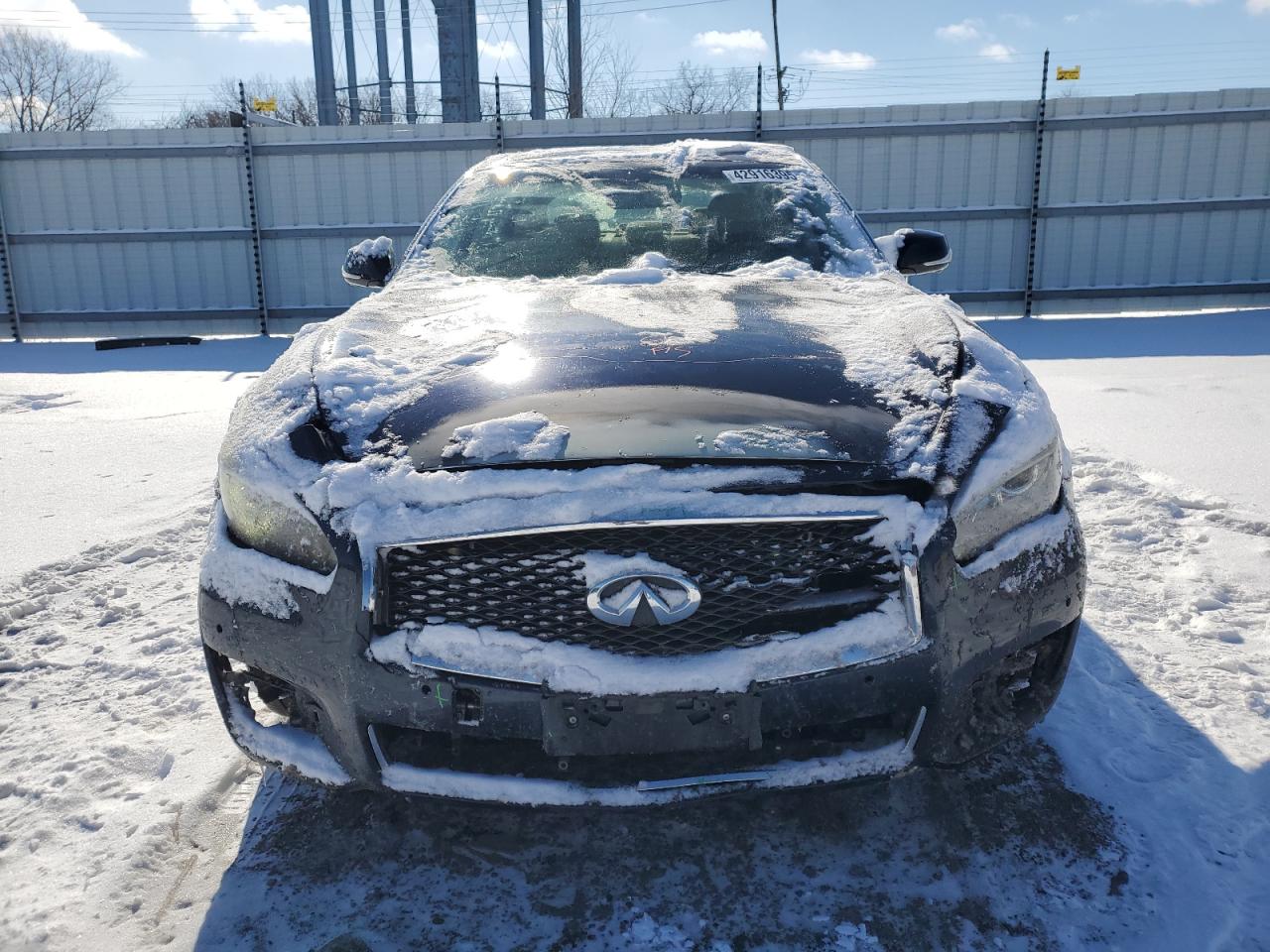 2017 Infiniti Q70 - Image 5