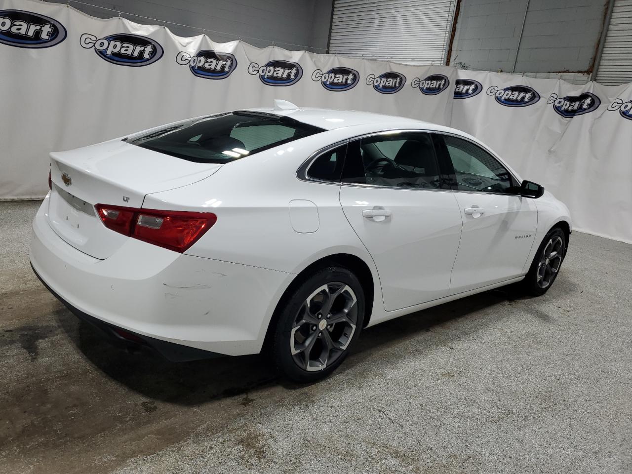 2023 Chevrolet Malibu - Image 3