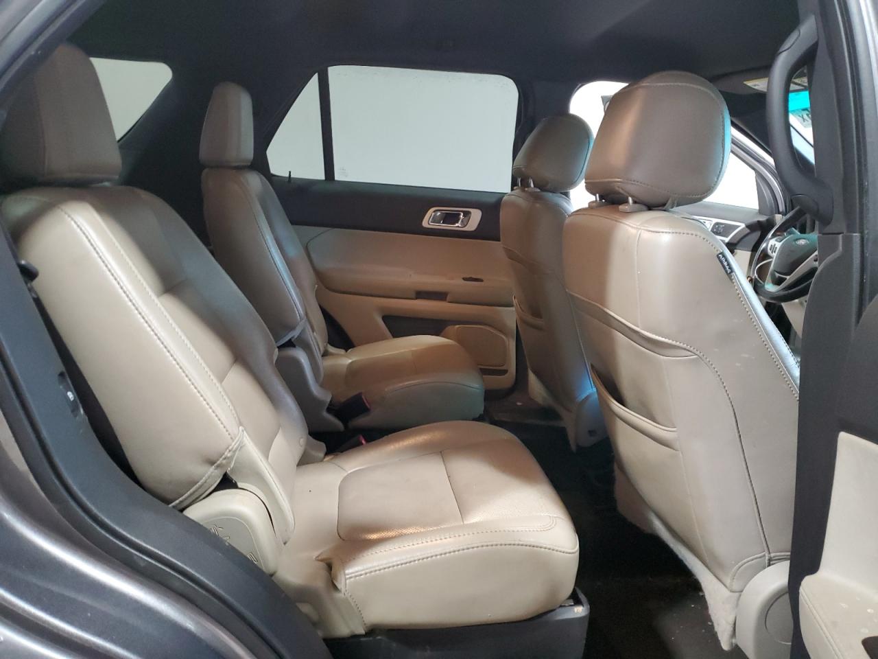 2013 Ford Explorer - Image 11