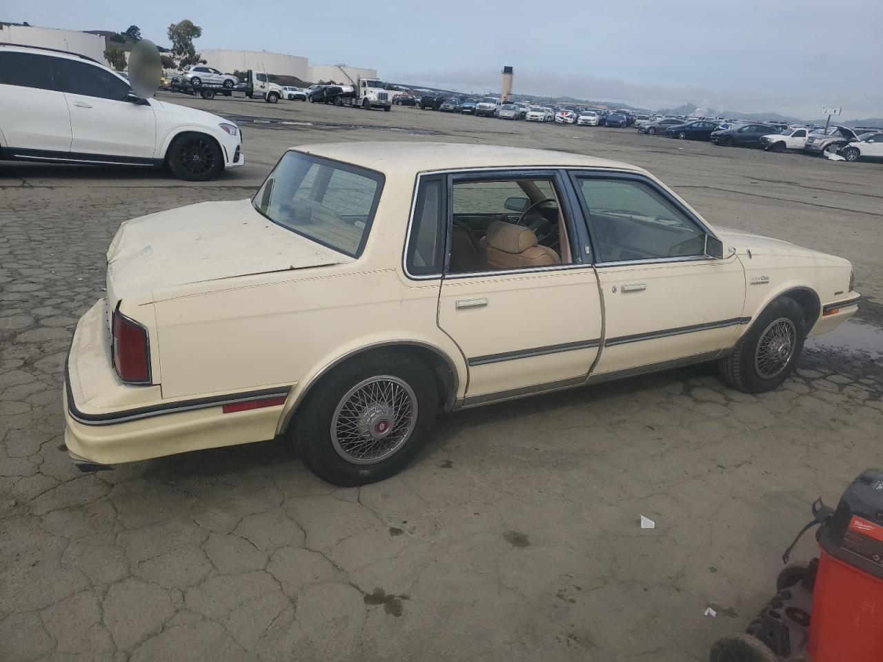 1986 Oldsmobile Cutlass - Image 3