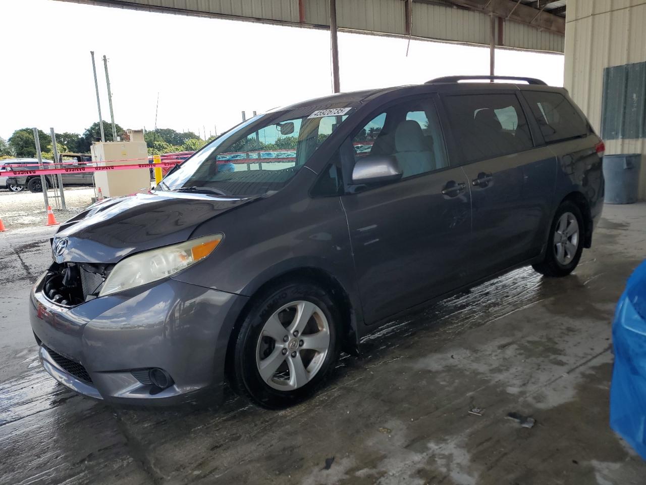 2011 Toyota Sienna - Image 1