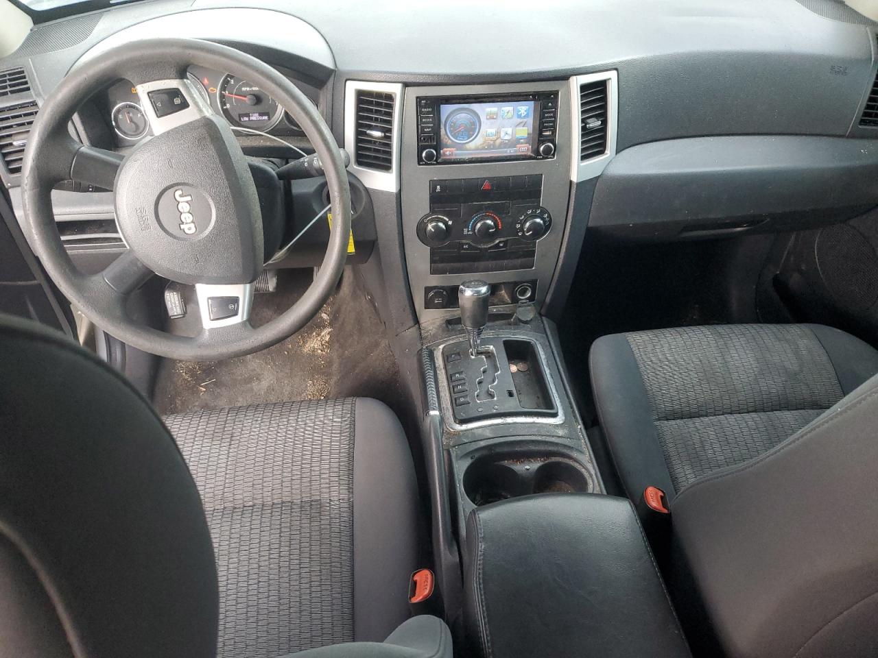 2010 Jeep Grand Cherokee - Image 8