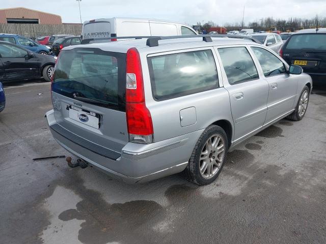 2006 VOLVO V70 SE (14