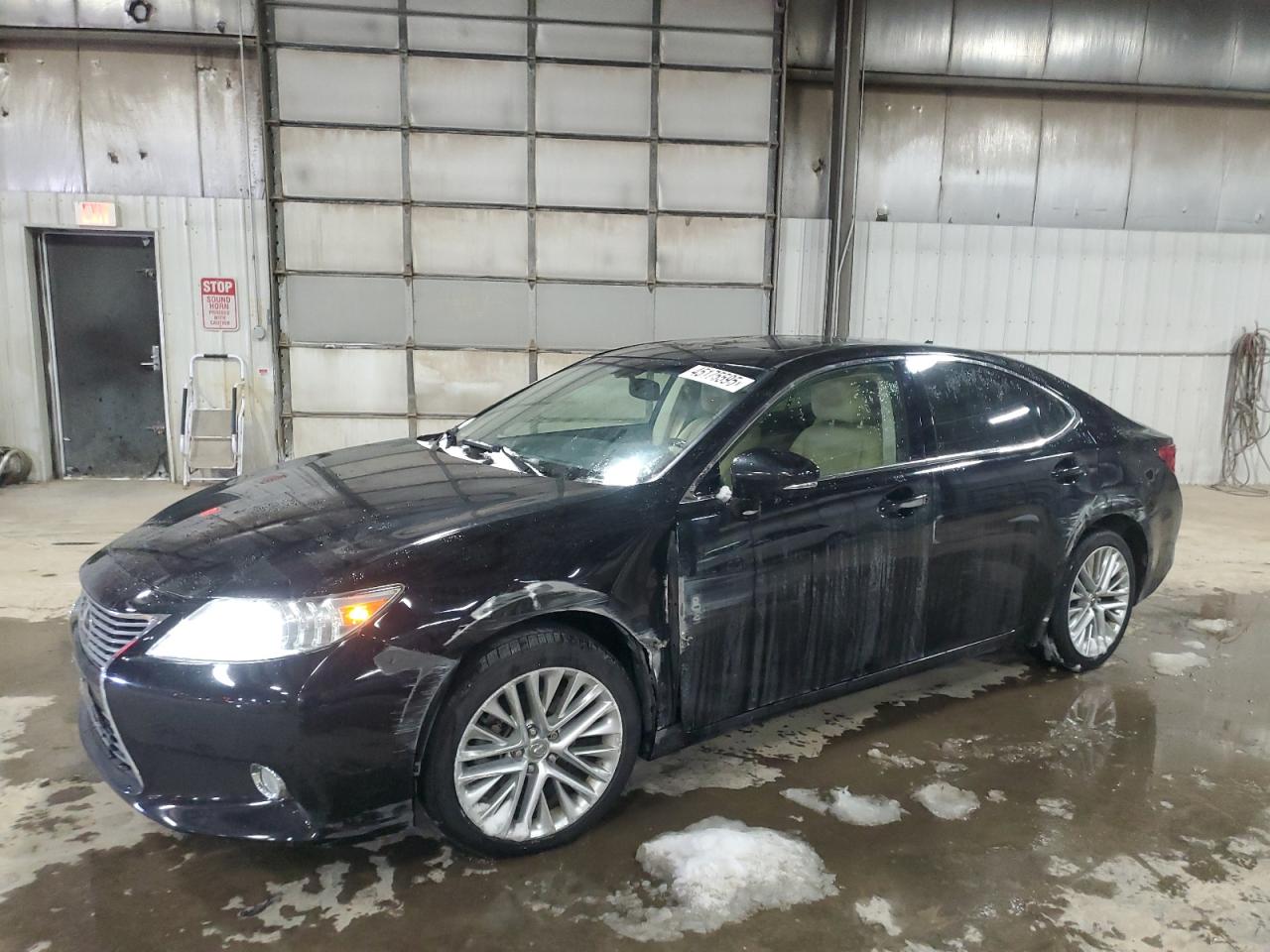 2013 Lexus ES - Image 1