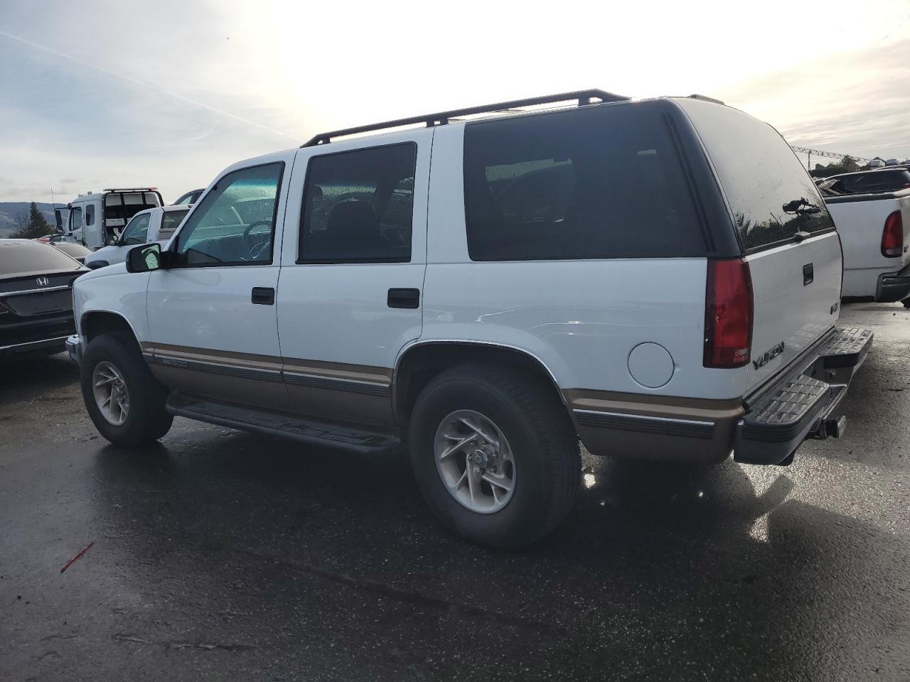 1999 GMC Yukon - Image 2