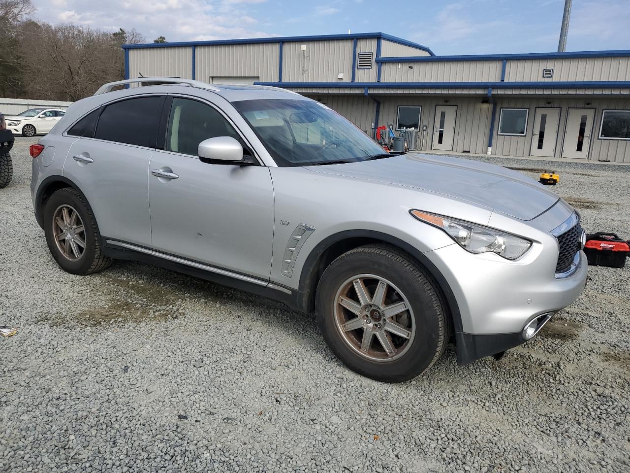 2017 Infiniti QX70 - Image 4