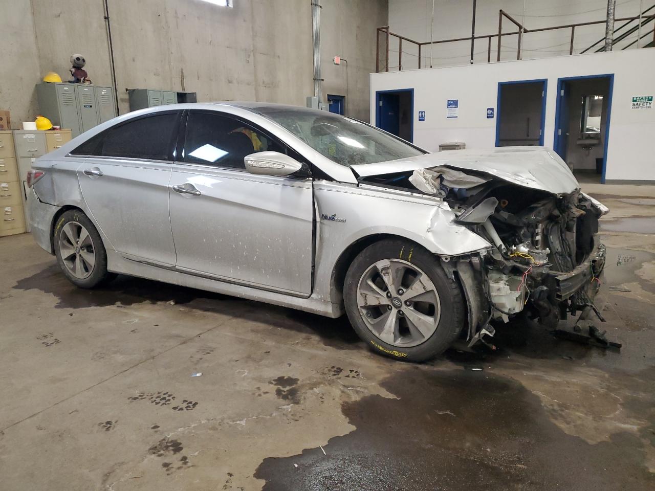 2012 Hyundai Sonata - Image 4