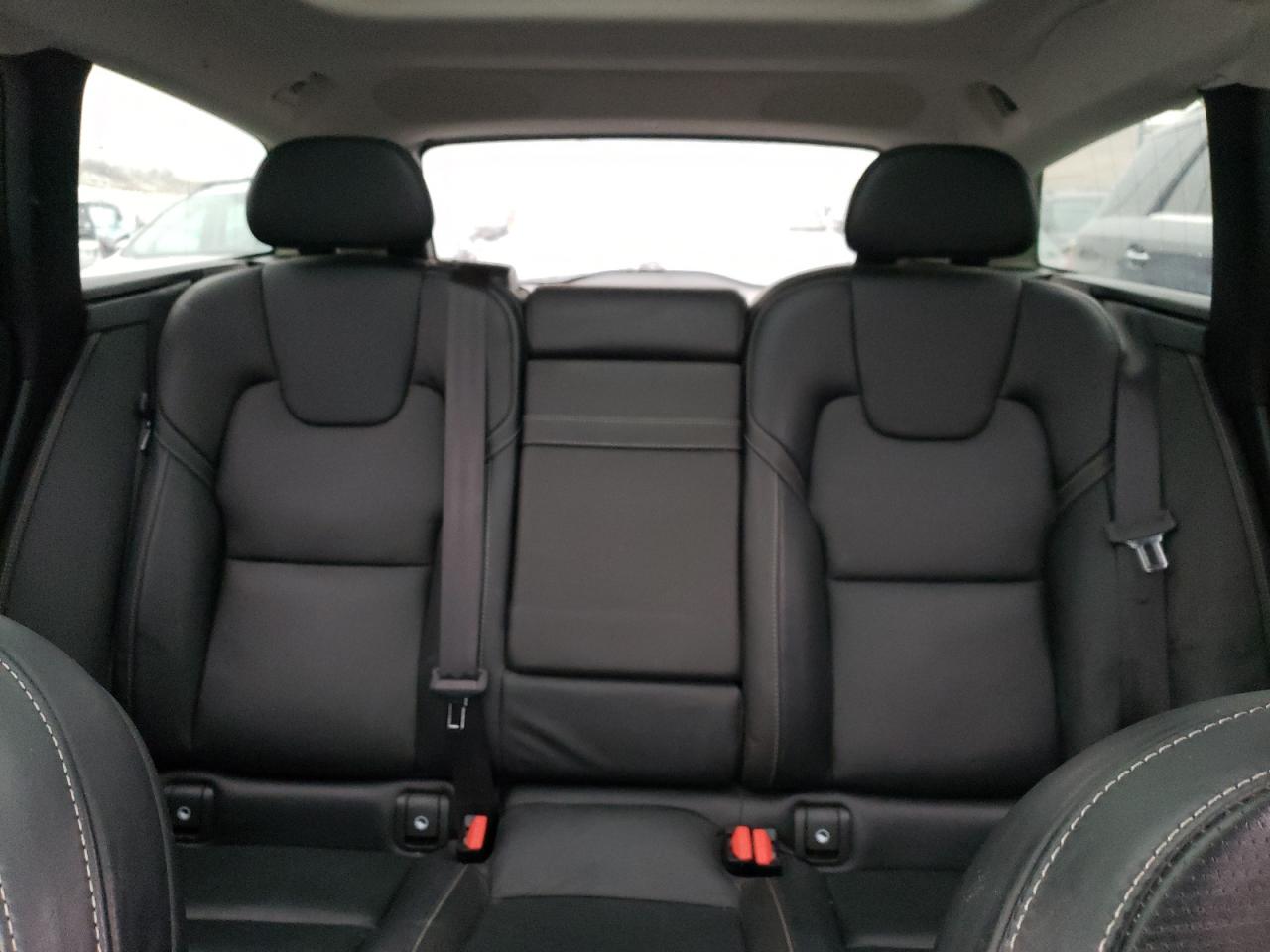 2017 Volvo V90 - Image 10