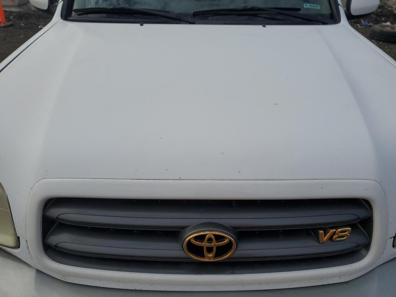 2003 Toyota Sequoia - Image 12