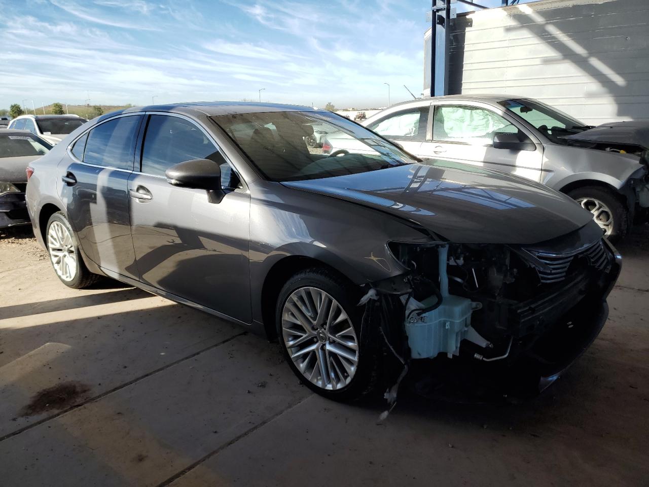 2015 Lexus ES - Image 4