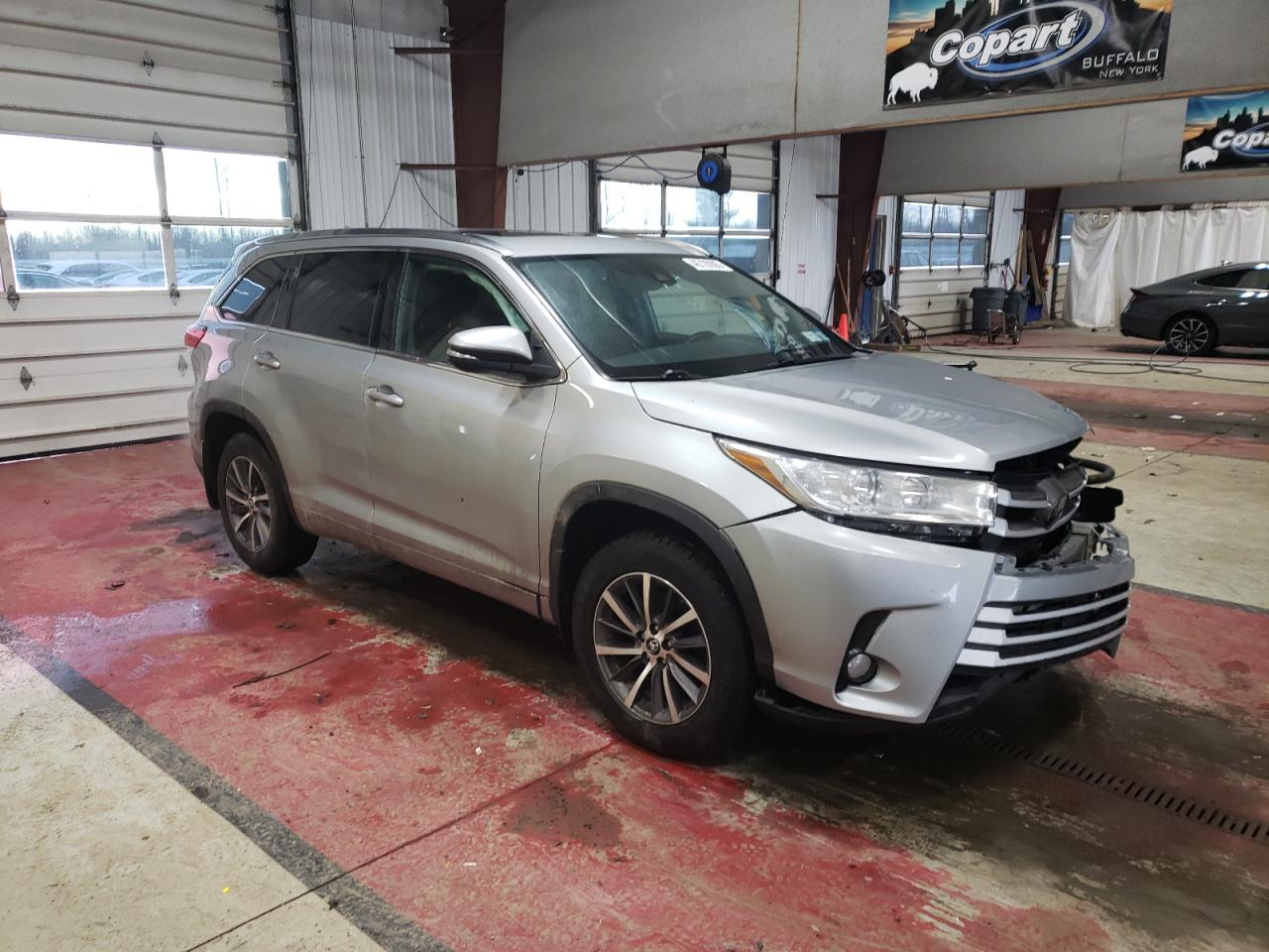 2018 Toyota Highlander - Image 4