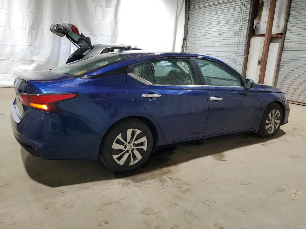 2020 Nissan Altima - Image 3