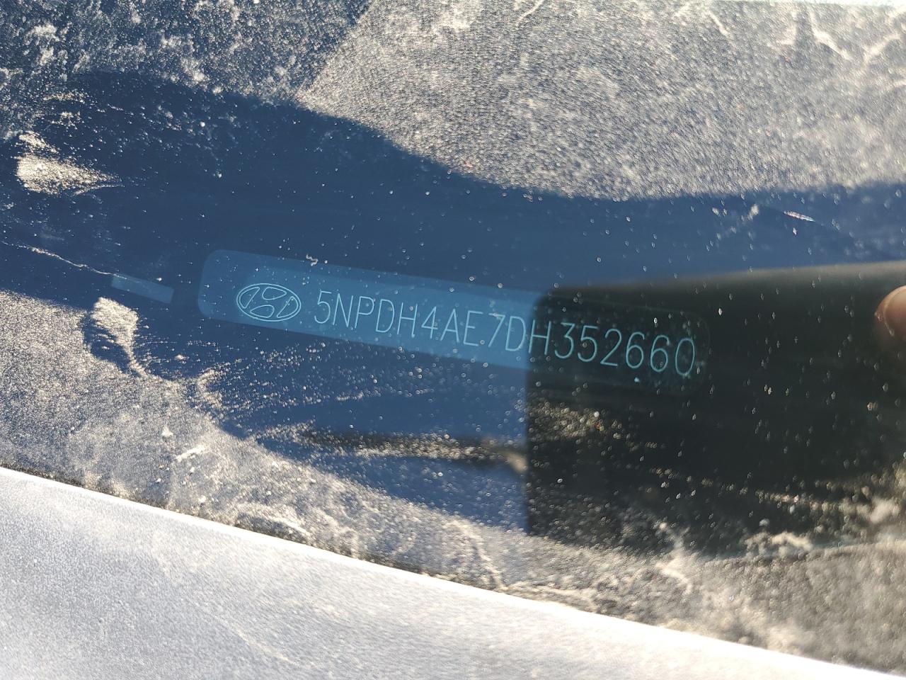 2013 Hyundai Elantra - Image 12