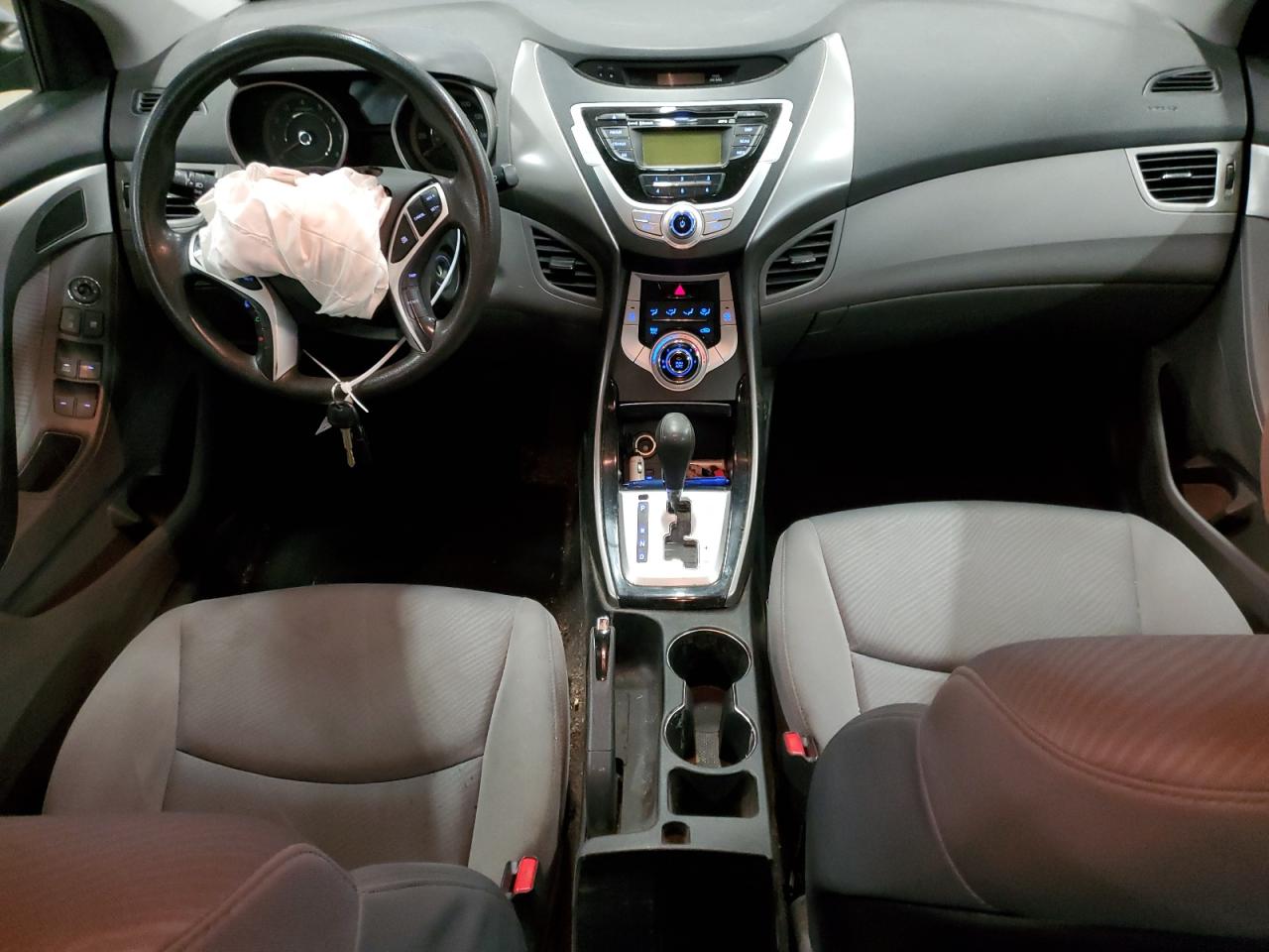 2012 Hyundai Elantra - Image 8