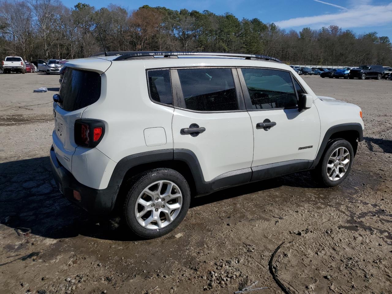 2018 Jeep Renegade - Image 3