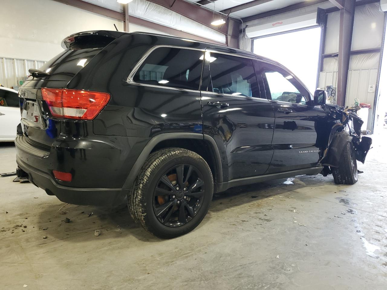 2012 Jeep Grand Cherokee - Image 3