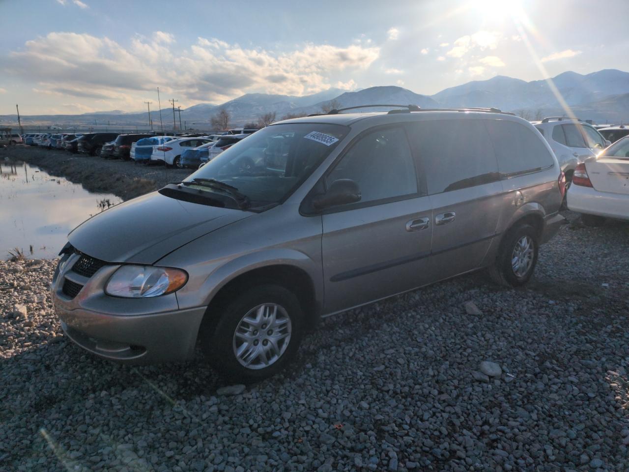 2002 Dodge Caravan - Image 1