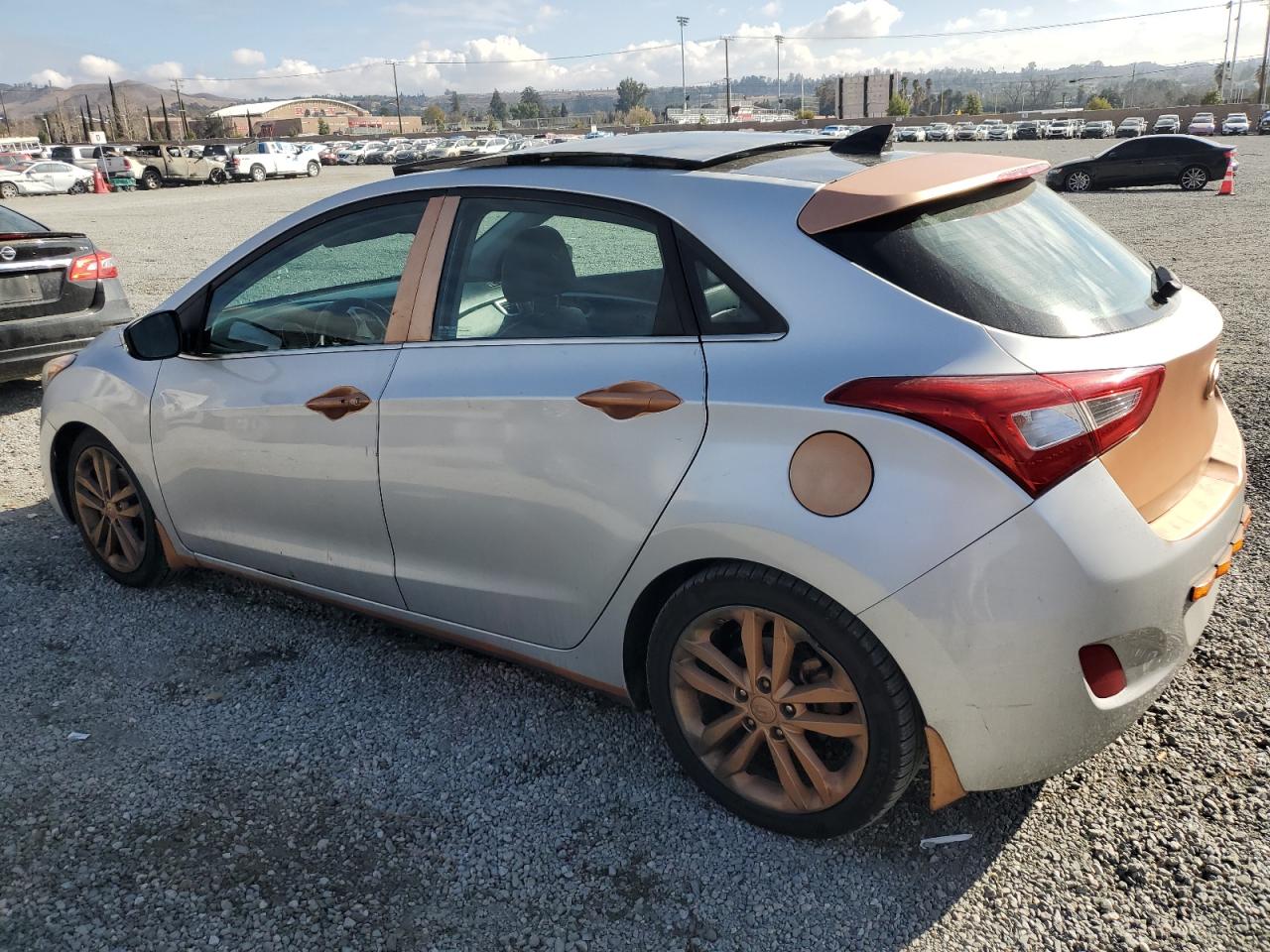 2016 Hyundai Elantra - Image 2