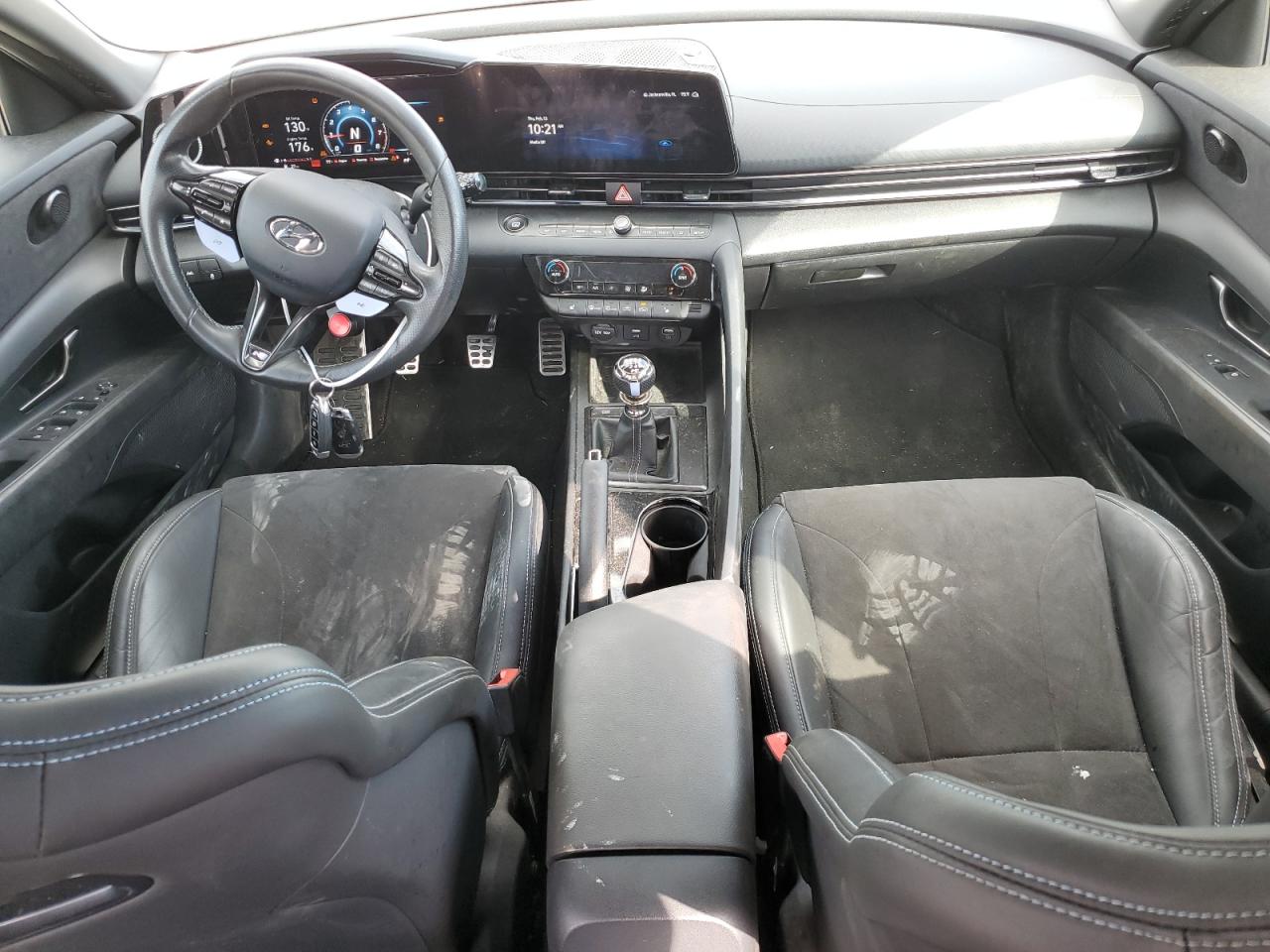 2022 Hyundai Elantra - Image 8