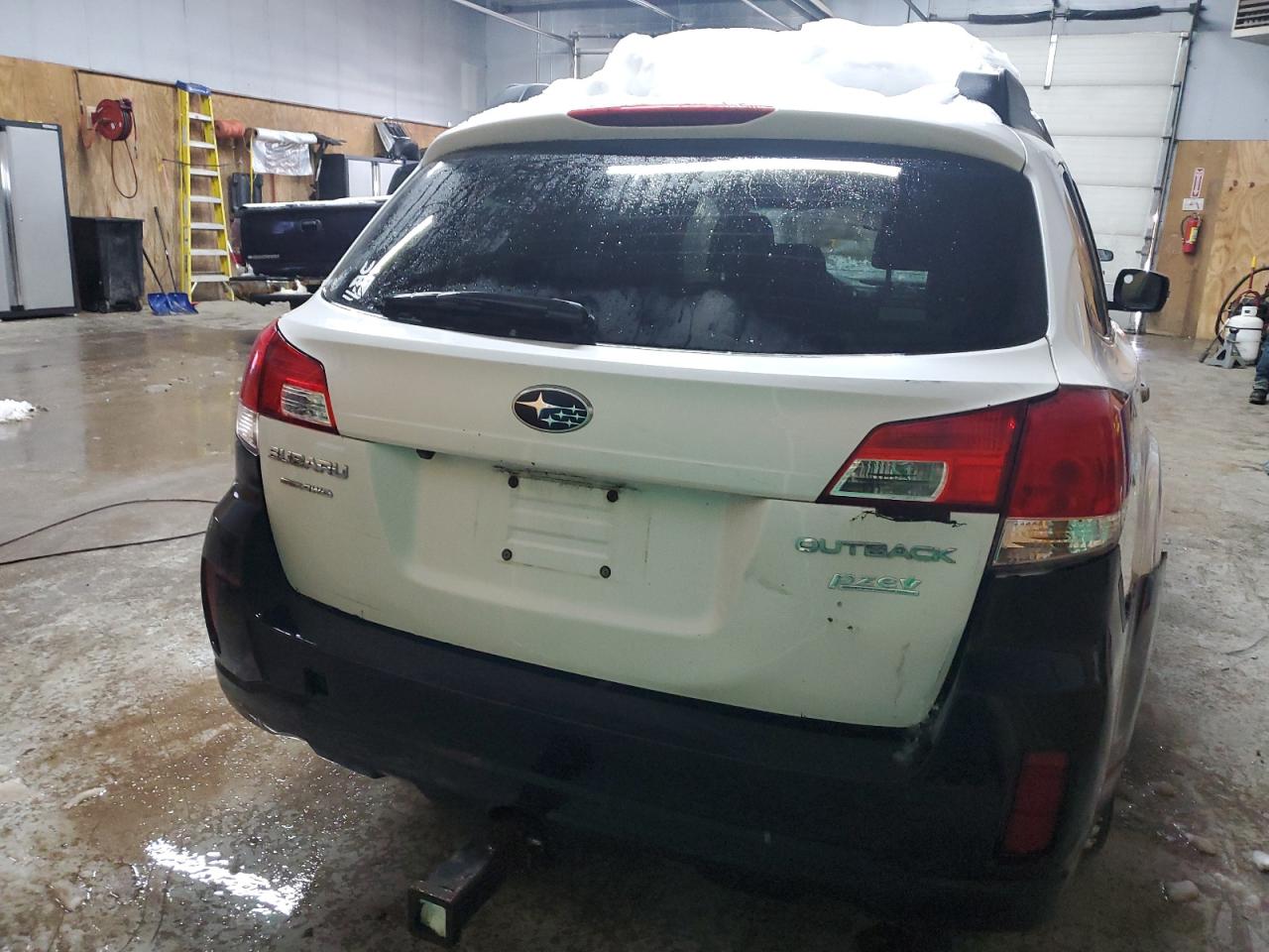 2013 Subaru Outback - Image 6
