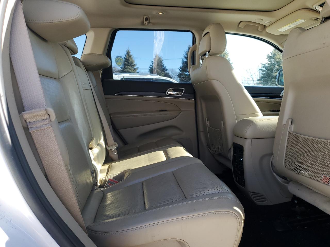 2020 Jeep Grand Cherokee - Image 11