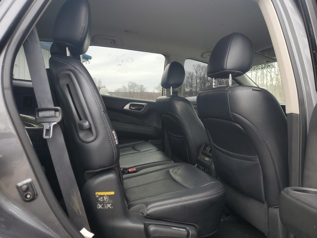 2019 Nissan Pathfinder - Image 11