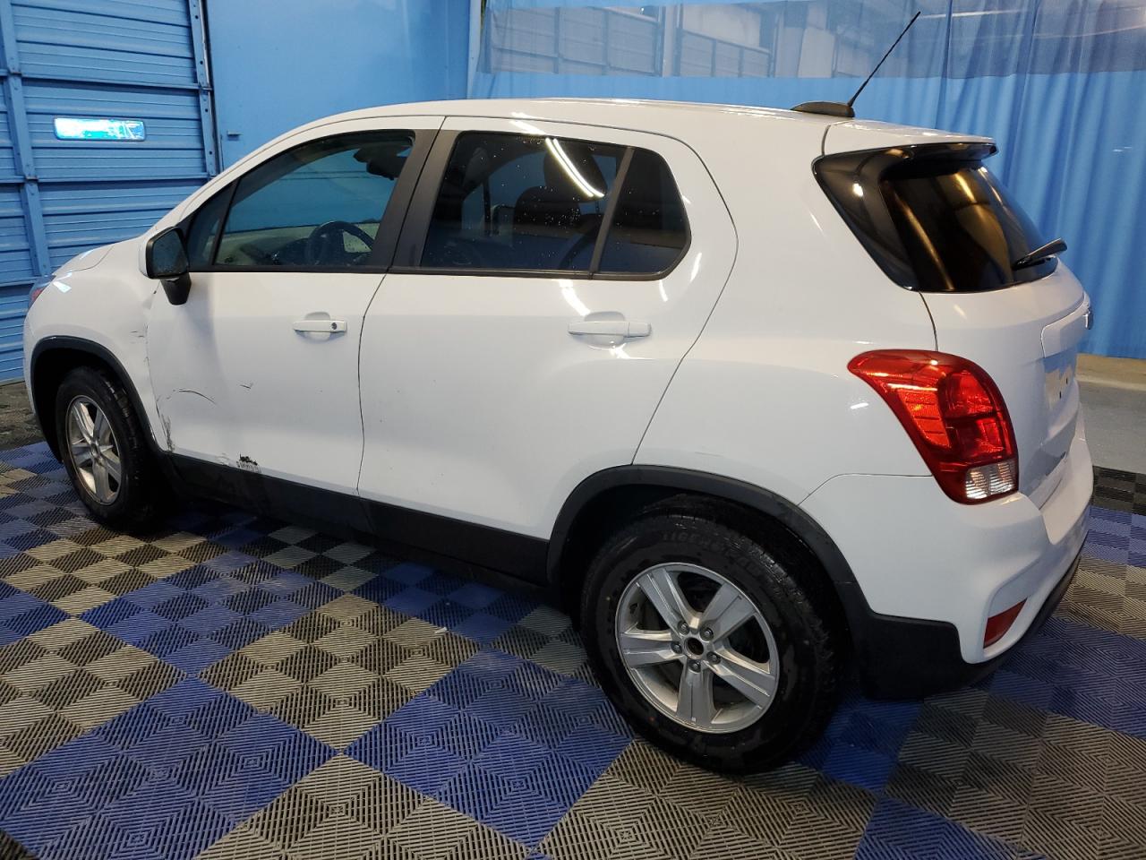 2020 Chevrolet Trax - Image 2