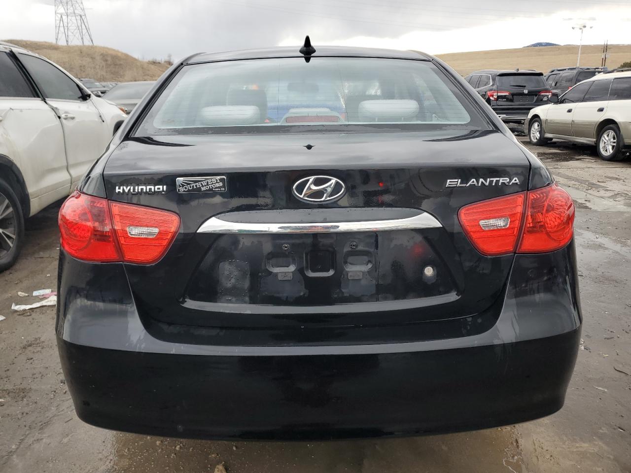 2010 Hyundai Elantra - Image 6