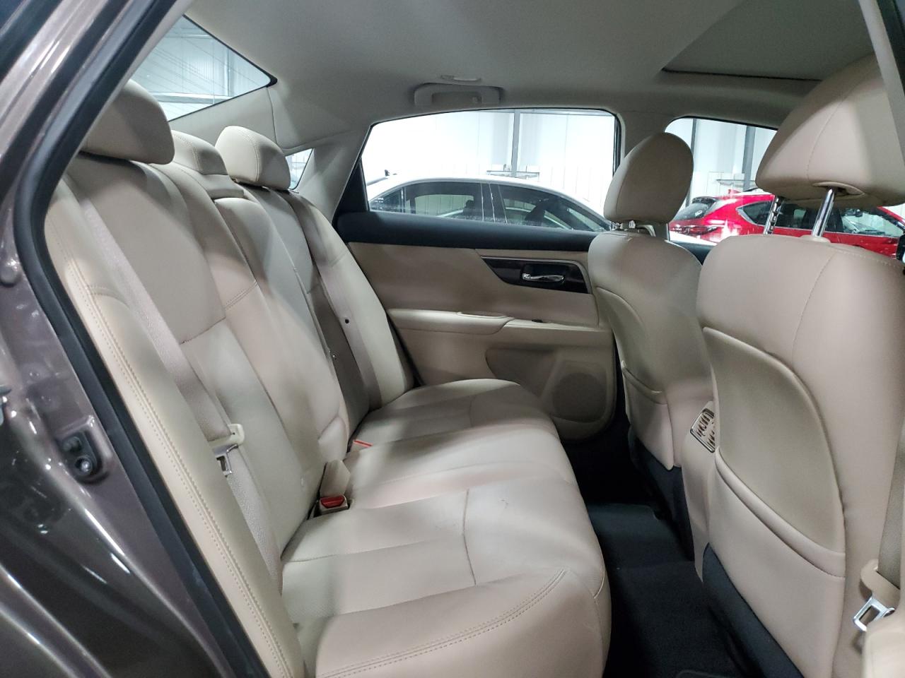 2015 Nissan Altima - Image 10