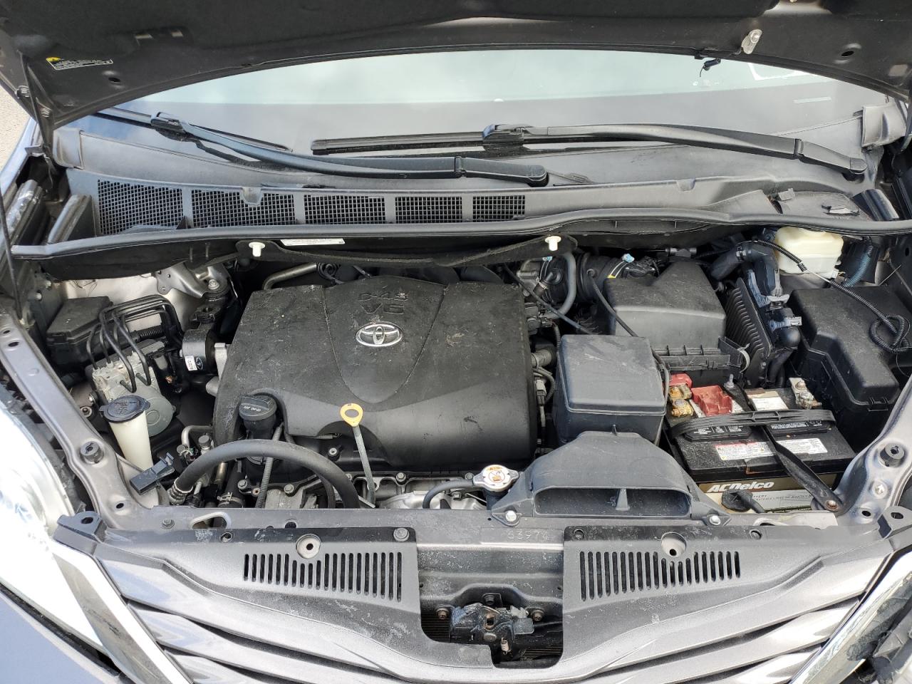 2017 Toyota Sienna - Image 13