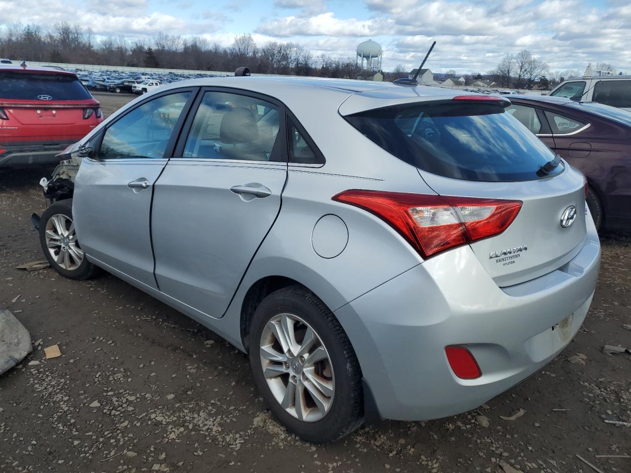 2014 Hyundai Elantra - Image 2