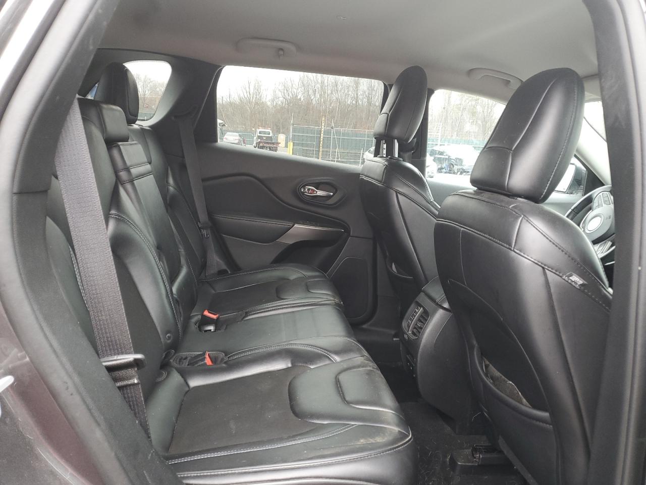 2019 Jeep Grand Cherokee - Image 11