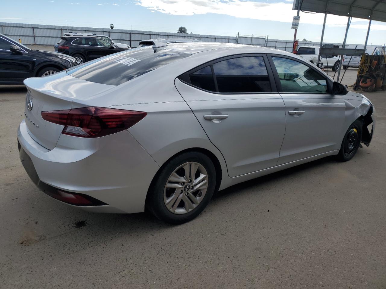 2019 Hyundai Elantra - Image 3