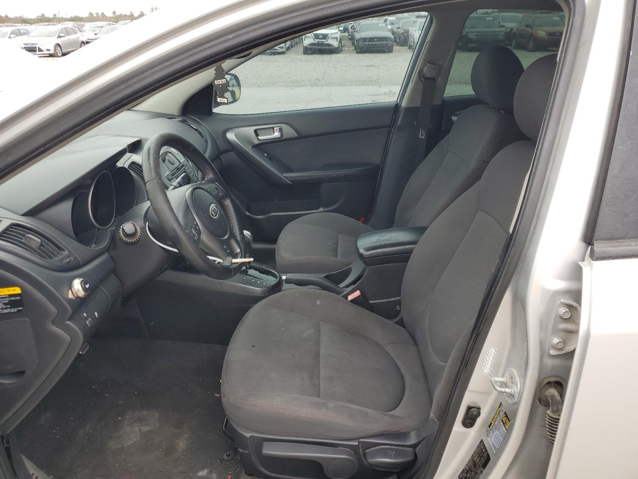 2010 Kia Forte - Image 7