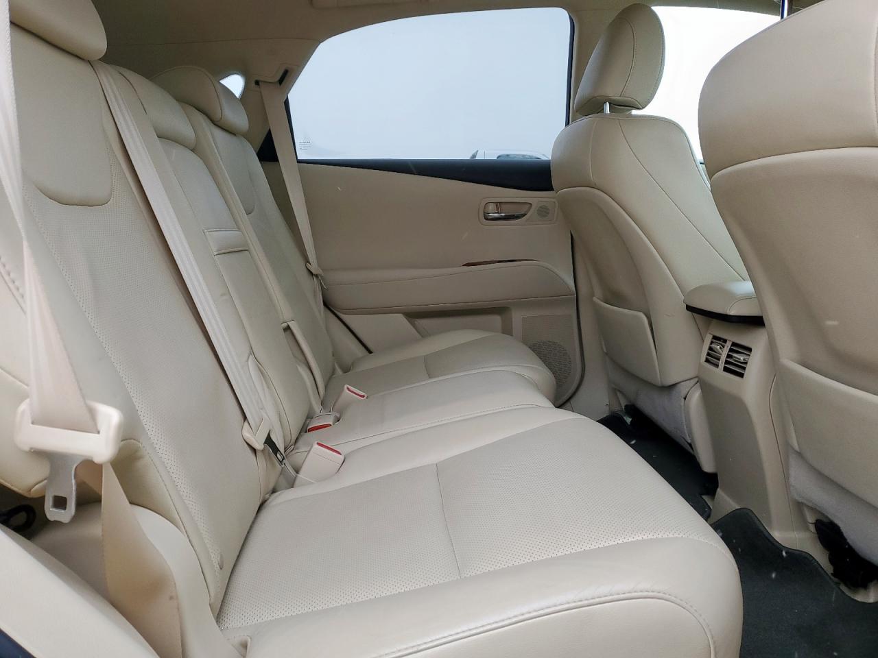 2010 Lexus RX - Image 10