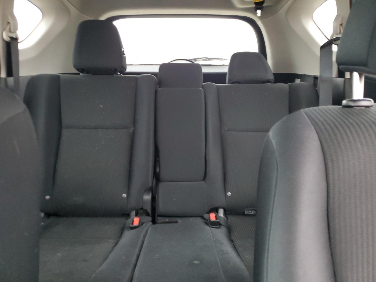 2016 Toyota RAV 4 - Image 10