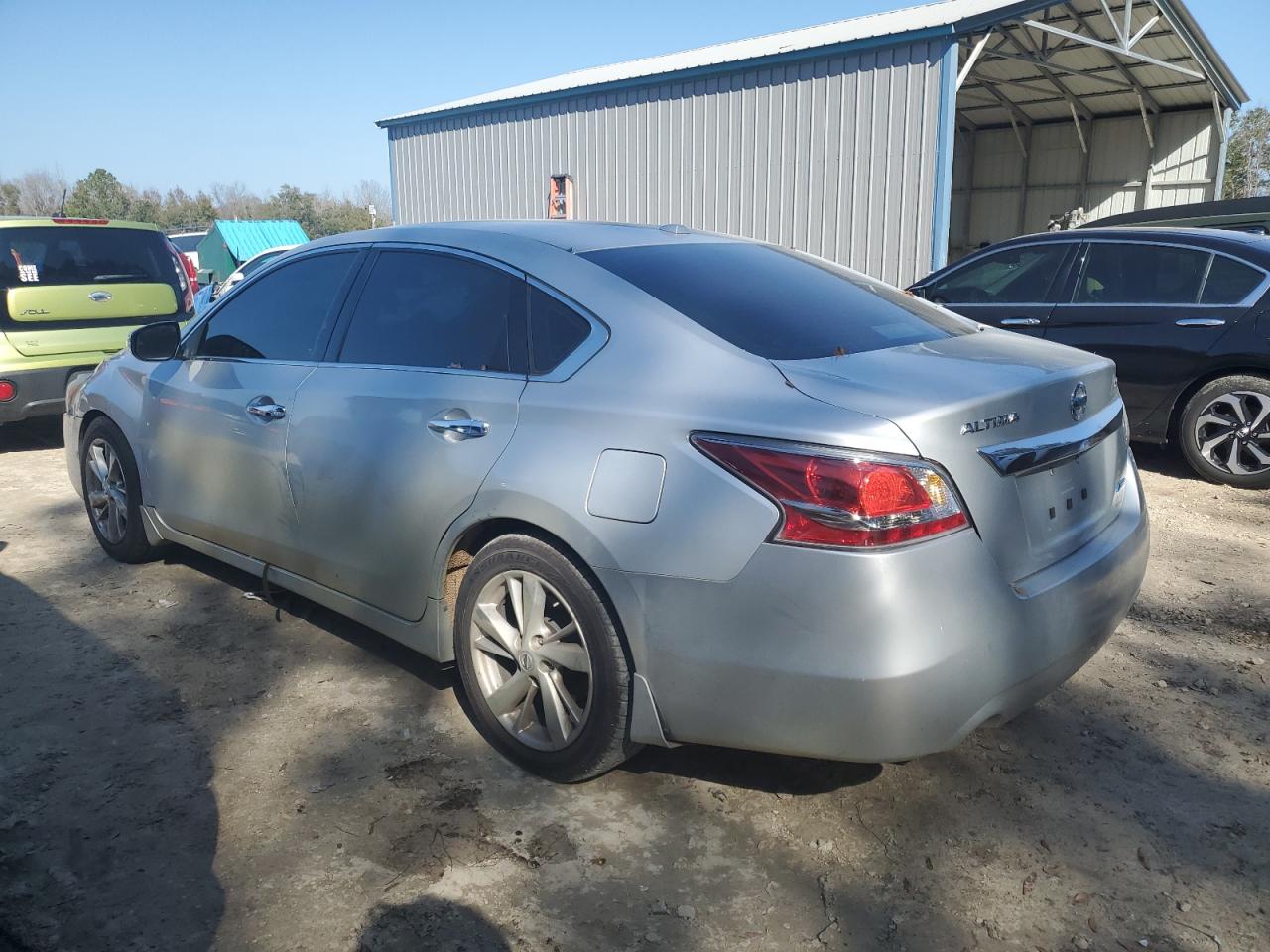 2014 Nissan Altima - Image 2