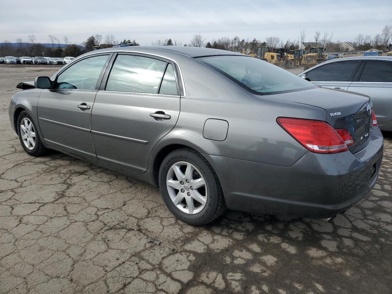 2007 Toyota Avalon - Image 2