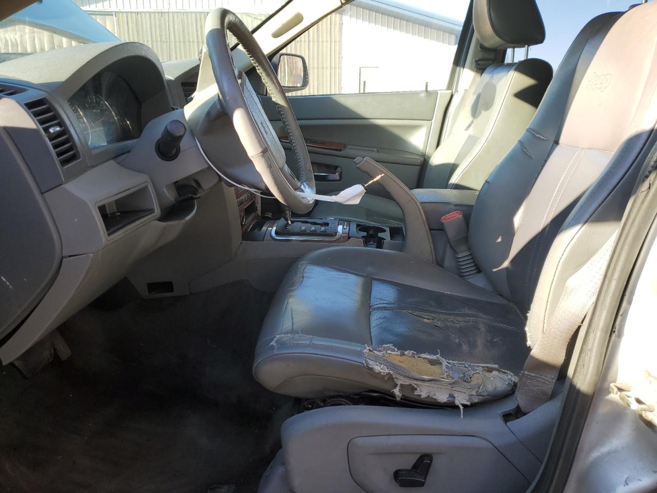 2005 Jeep Grand Cherokee - Image 7