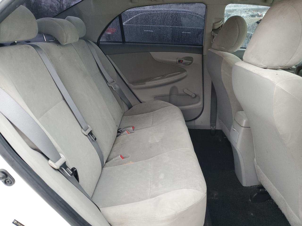 2010 Toyota Corolla - Image 11