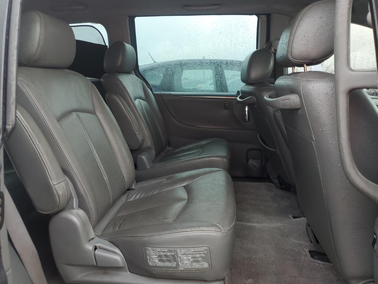 2004 Mazda MPV - Image 11