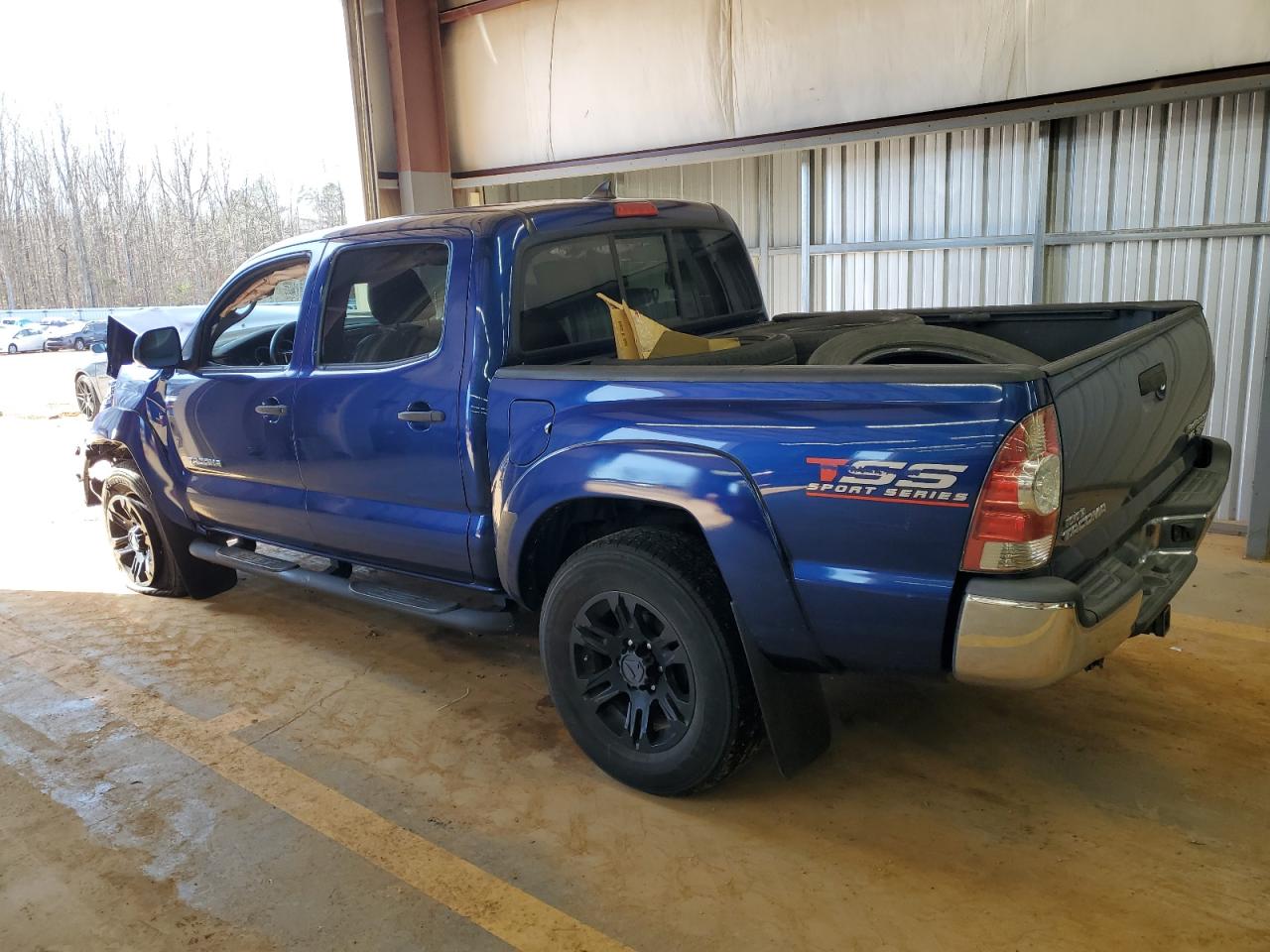 2015 Toyota Tacoma - Image 2